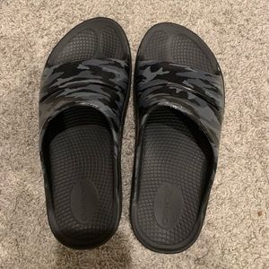 oofos recovery slides womens size 8